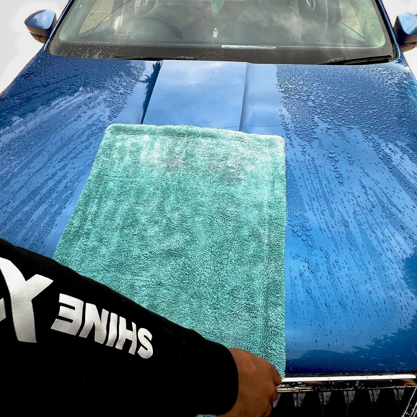 Maxxlite Microfiber Cloth for Car PureMagic 1100 GSM Twisted Loop Super Absorbent Towel Plush Pile and Lint Free Cloth for Drying and Detailing Edgeless Design Pack of 1